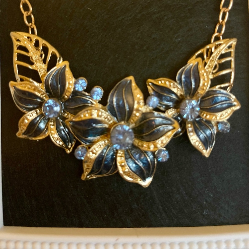 Elegant Gold and Blue Floral Statement Necklace